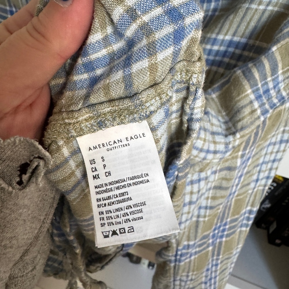 American Eagle blue green plaid flannel cropped long sleeve shirt top western - Picture 5 of 6